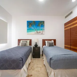 https://penthouse-las-nubes.quintano-roohotels.com