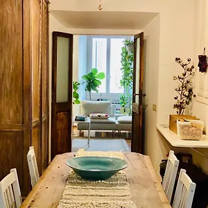 https://d-cube-intero-appartamento-monti.it-romehotels.com